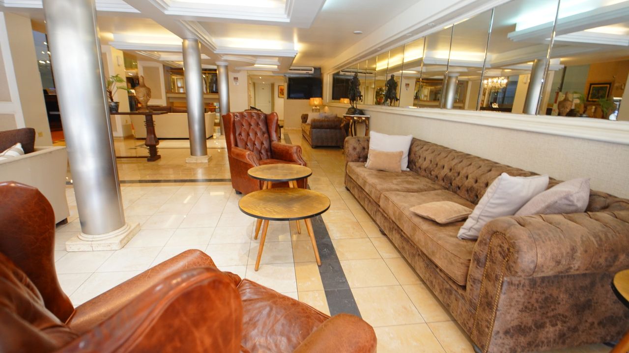 Bar & Lounge Hotel Metropol - Acceso desde la calle, ideal para after-office - Imagen 3